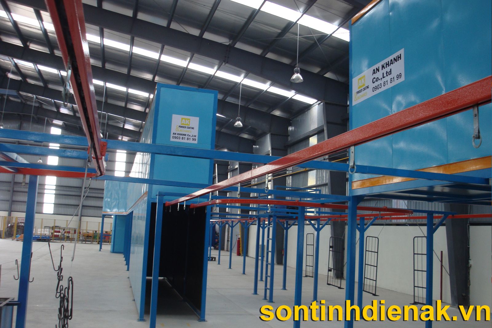 Dây chuyền băng tải trong hệ thống sơn tĩnh điện